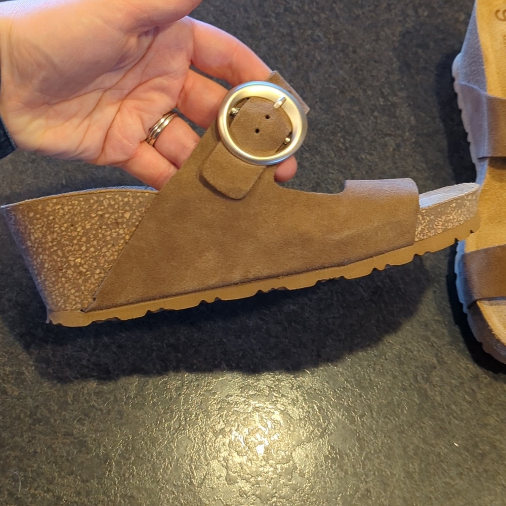 Yokono Leather Wedge Sandals - Picture 3 of 8